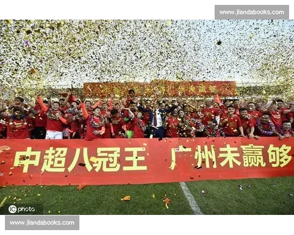 申花恒大战报：决战时刻两队激烈较量，焦点球员表现成关键决定胜负