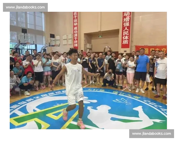 薄福凡赛场上展现风采 各路高手争锋激烈比赛精彩纷呈 薄福凡赛场上展现风采 各路高手争锋激烈比赛精彩纷呈